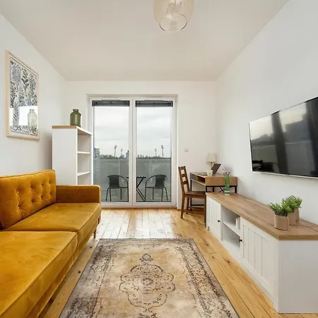 Miedziana Spacious In By Renters Daire