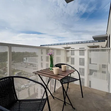 Daire Miedziana Spacious In By Renters