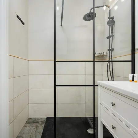 公寓 Miedziana Spacious In By Renters