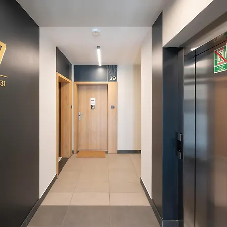 Miedziana Spacious In By Renters 公寓 *